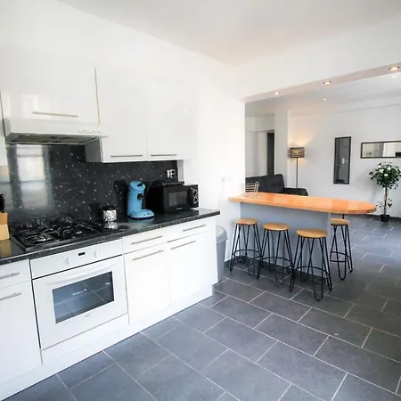 Calme Et Spacieux, Cite Et Ville A Pied, Wifi, 2 Chambres, 3 Lits