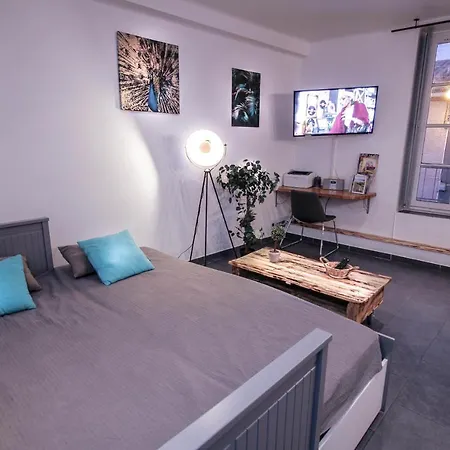Calme Et Spacieux, Cite Et Ville A Pied, Wifi, 2 Chambres, 3 Lits Apartment *