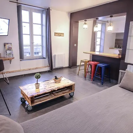 Calme Et Spacieux, Cite Et Ville A Pied, Wifi, 2 Chambres, 3 Lits Apartment *