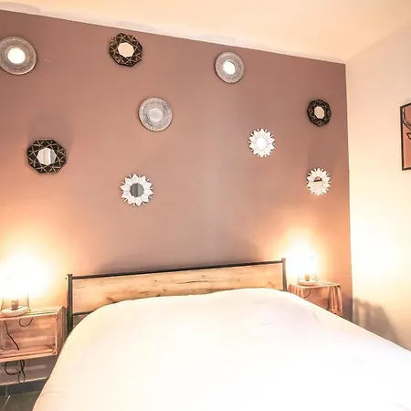 Calme Et Spacieux, Cite Et Ville A Pied, Wifi, 2 Chambres, 3 Lits Apartment *